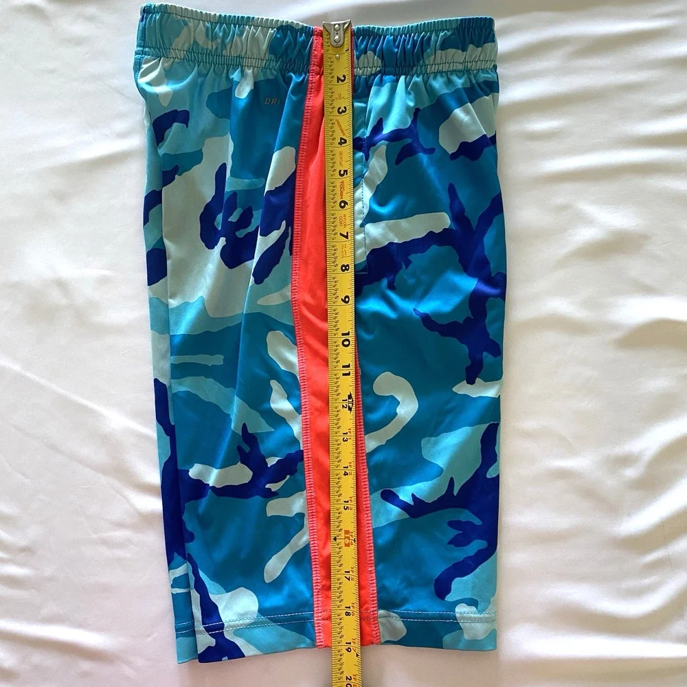 Nike Dri-Fit Boys Size Medium Blue Camo Athletic Shorts With Pockets